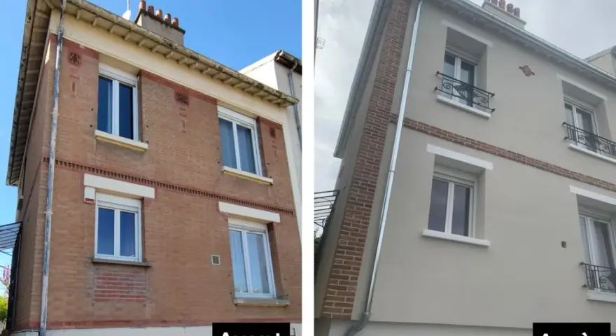 Rénovation d'une façade : avant, la brique est usée ; après, elle est ravalée et repeinte en beige clair.