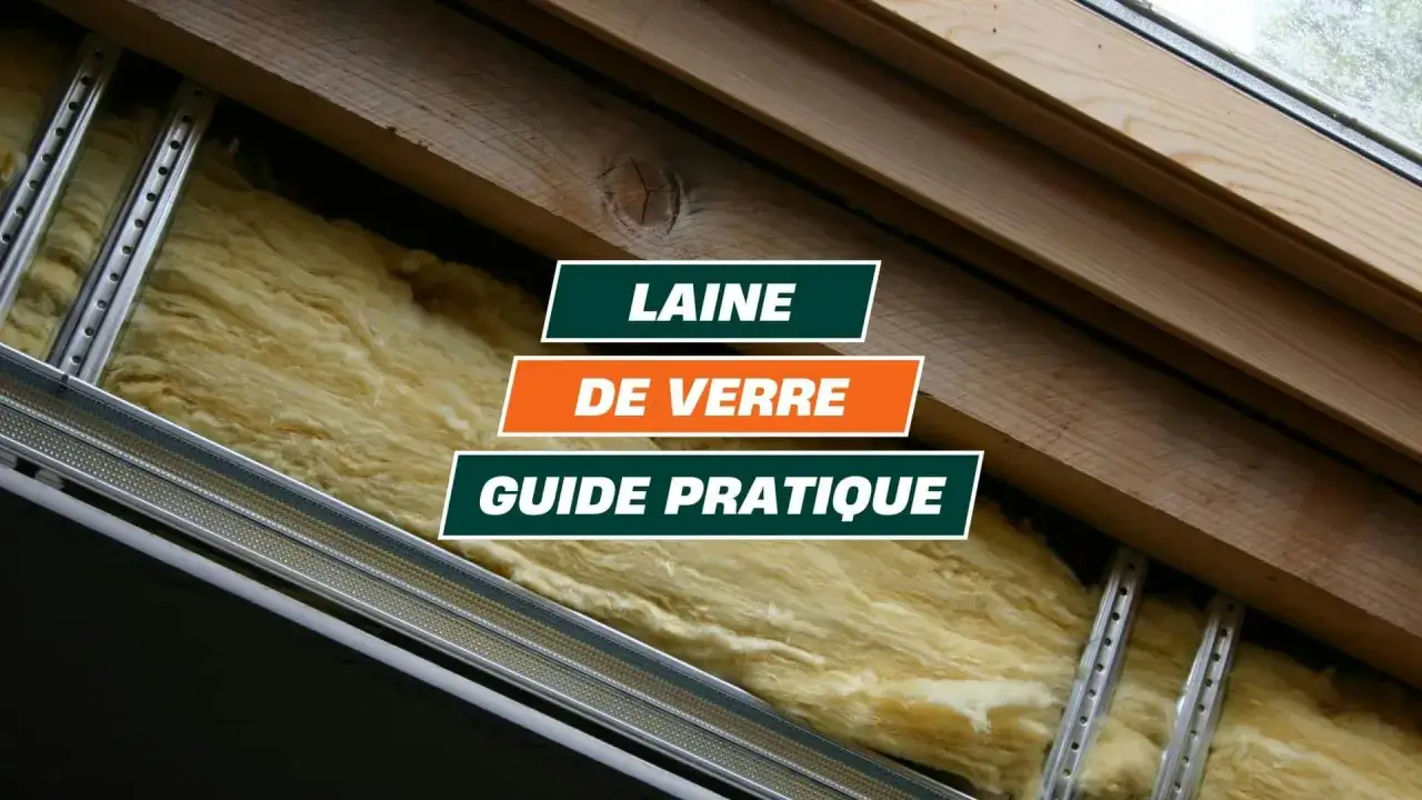 Isolation d'un grenier avec de la laine de verre. Ce guide pratique aborde l'installation de ce matériau isolant.